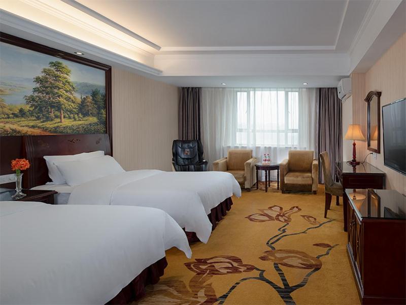 Vienna Hotel Dongguan Chang'An Mid Zhen'An Road Esterno foto